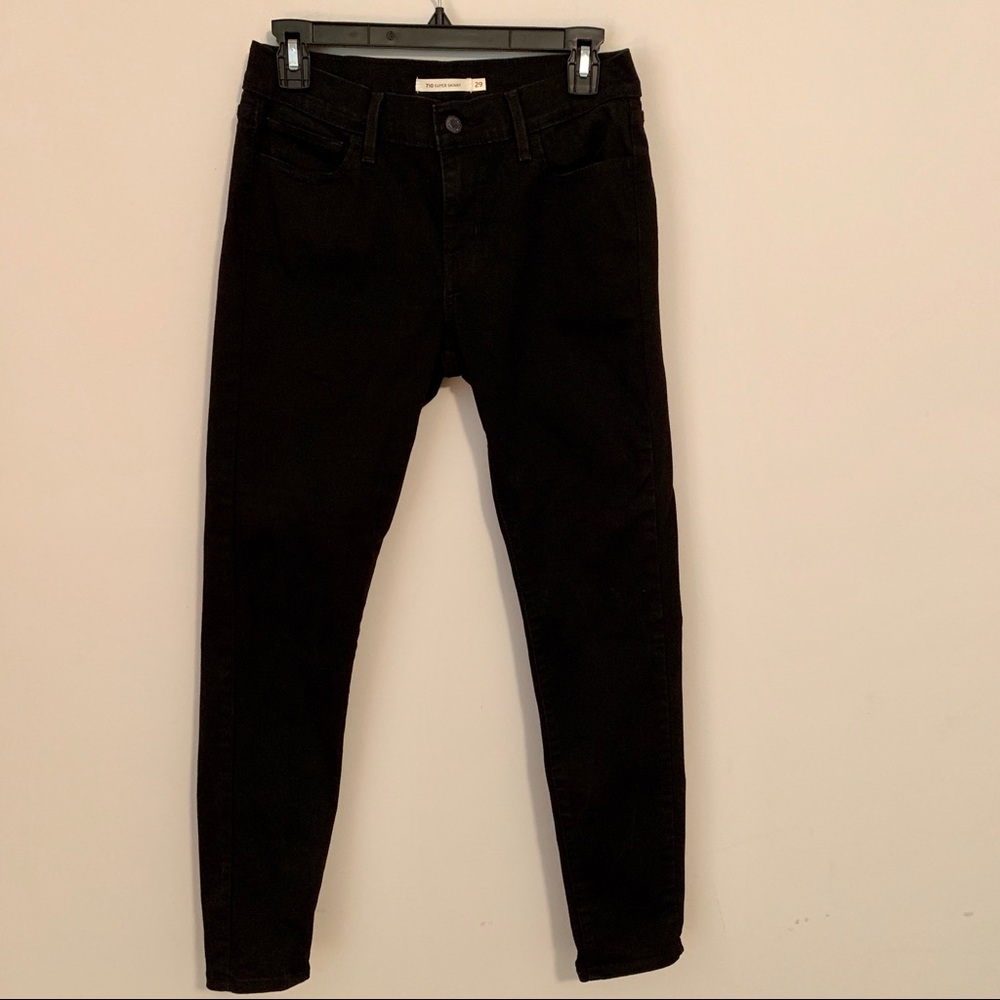 Levi’s 710 Black Super Skinny
